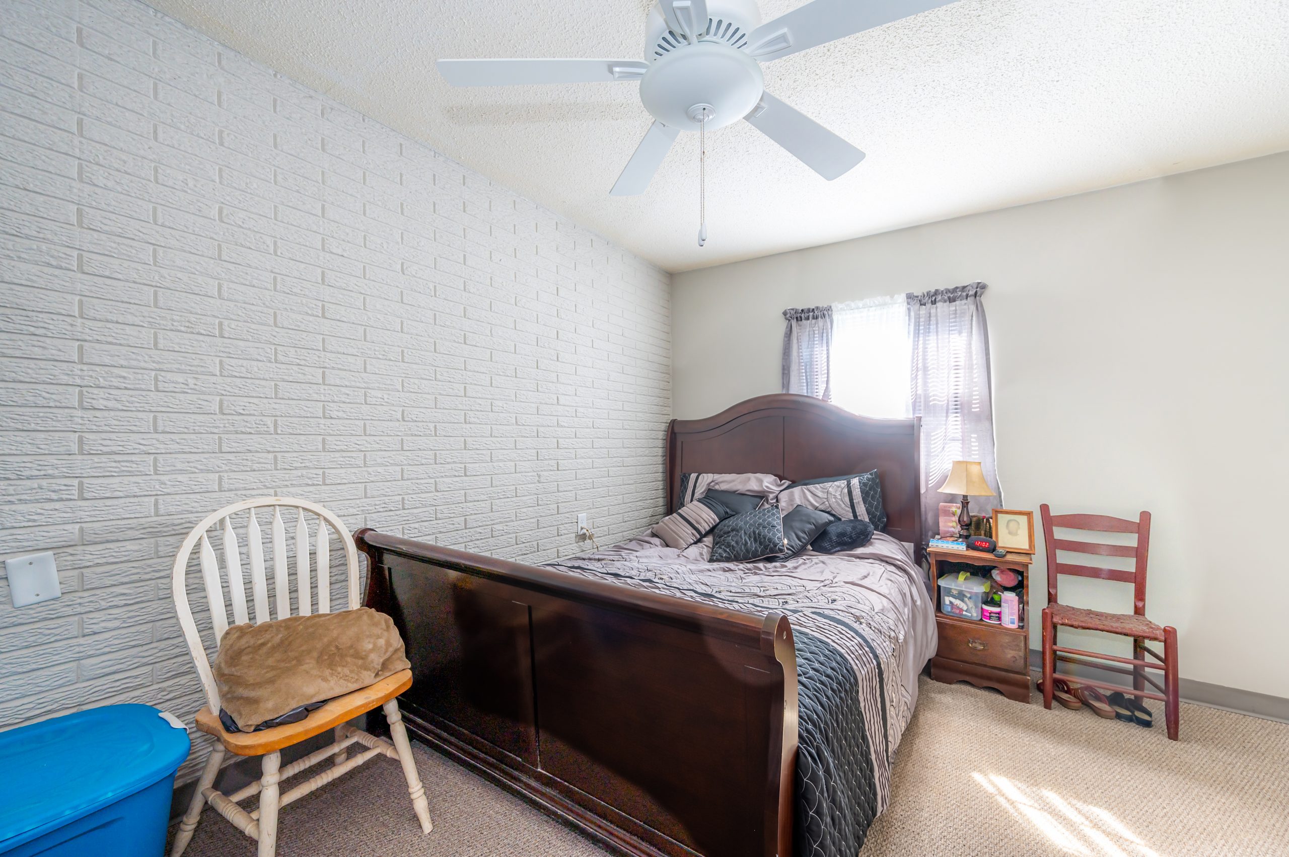 A bedroom in Gregg Court Apartments